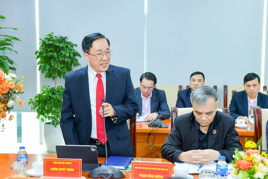 Ủy viên BCH Đảng bộ Chính phủ, Ủy viên HĐQT - Tổng Giám đốc NHCSXH Dương Quyết Thắng báo cáo kết quả hoạt động NHCSXH trong năm 2025 Ủy viên BCH Đảng bộ Chính phủ, Ủy viên HĐQT - Tổng Giám đốc NHCSXH Dương Quyết Thắng báo cáo kết quả hoạt động NHCSXH trong năm 2025