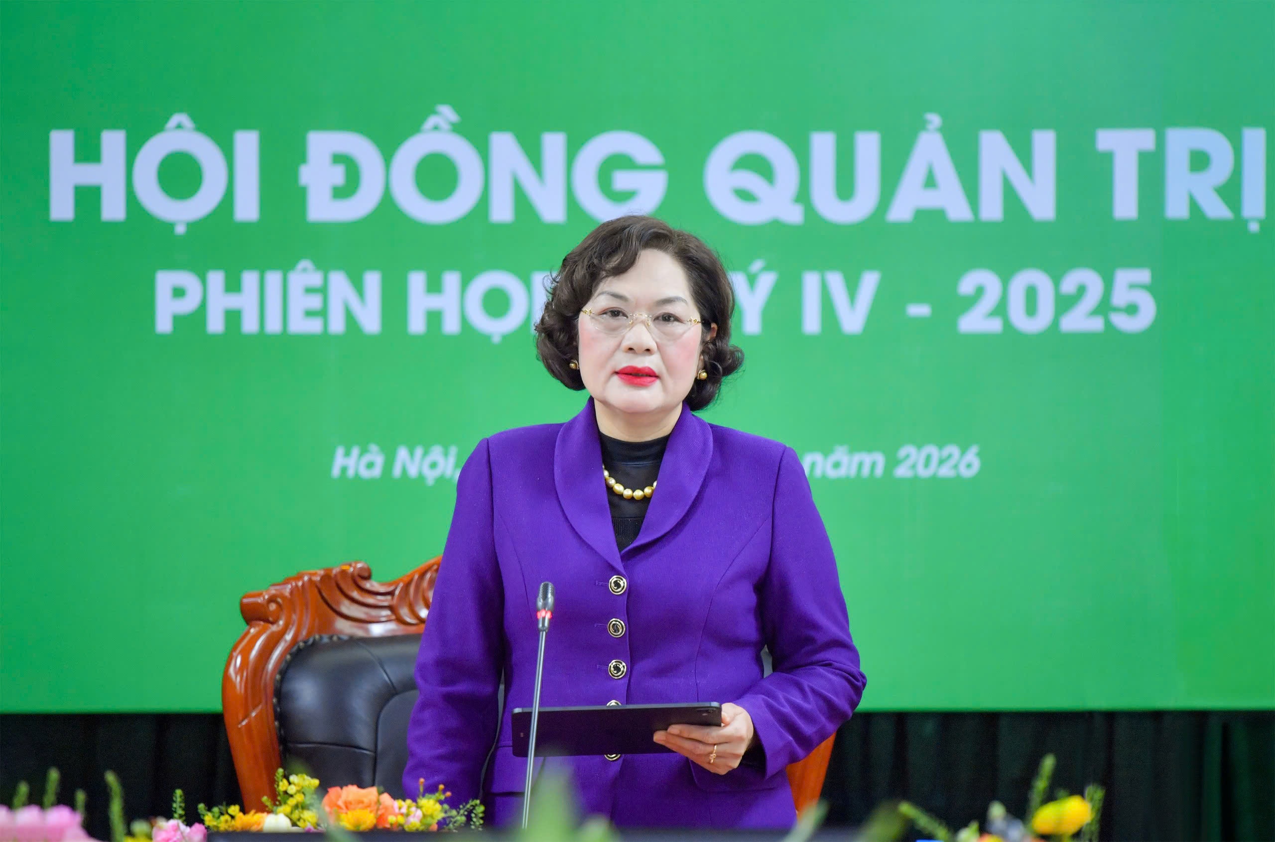 Thống đốc Nguyễn Thị Hồng - Chủ tịch HĐQT NHCSXH chủ trì phiên họp Thống đốc Nguyễn Thị Hồng - Chủ tịch HĐQT NHCSXH chủ trì phiên họp