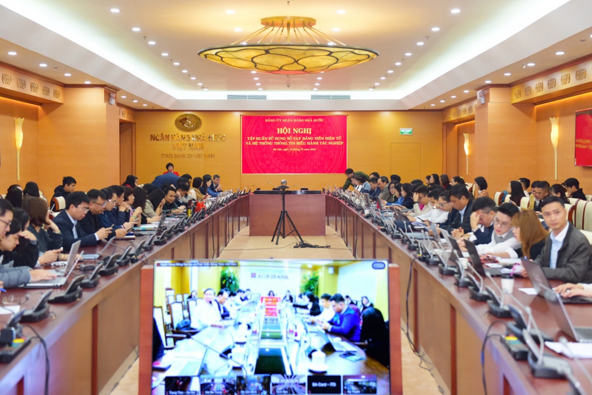 Đảng ủy NHNN tập huấn sử dụng Sổ tay đảng viên điện tử và Hệ thống thông tin điều hành tác nghiệp