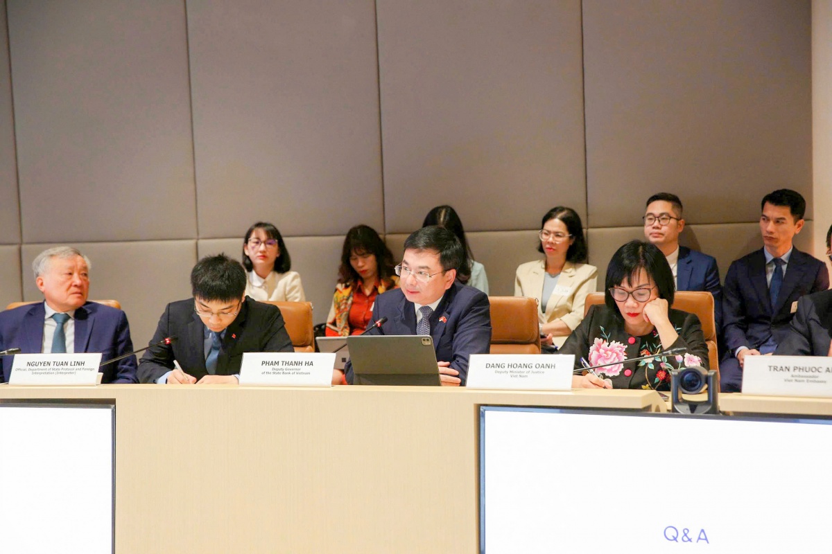 Phó Thống đốc Phạm Thanh Hà tham gia Đoàn công tác của Chính phủ tại Singapore