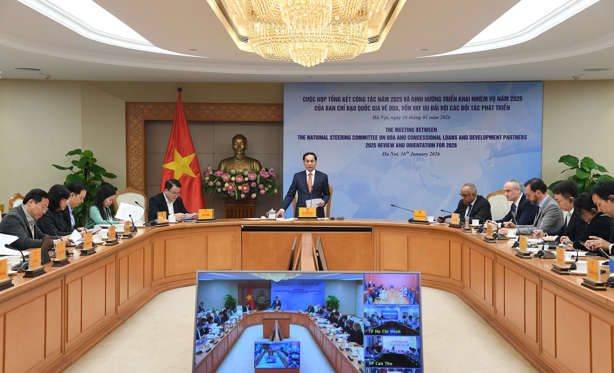 Phó Thủ tướng Bùi Thanh Sơn chủ trì cuộc họp - Ảnh: VGP/Hải Minh