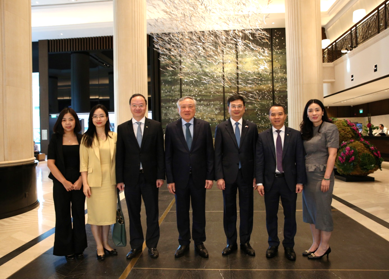 Vietcombank tham gia Đoàn công tác của Phó Thủ tướng  Nguyễn Hoà Bình tới Singapore làm việc về Trung tâm Tài chính Quốc tế