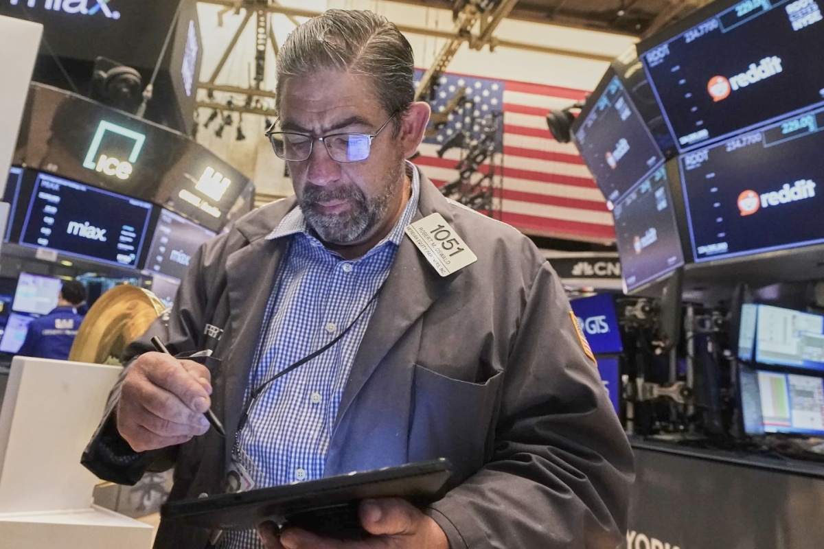 Chứng khoán Mỹ đi ngang cuối tuần dài, dòng tiền xoay trục sang cổ phiếu vốn hóa nhỏ