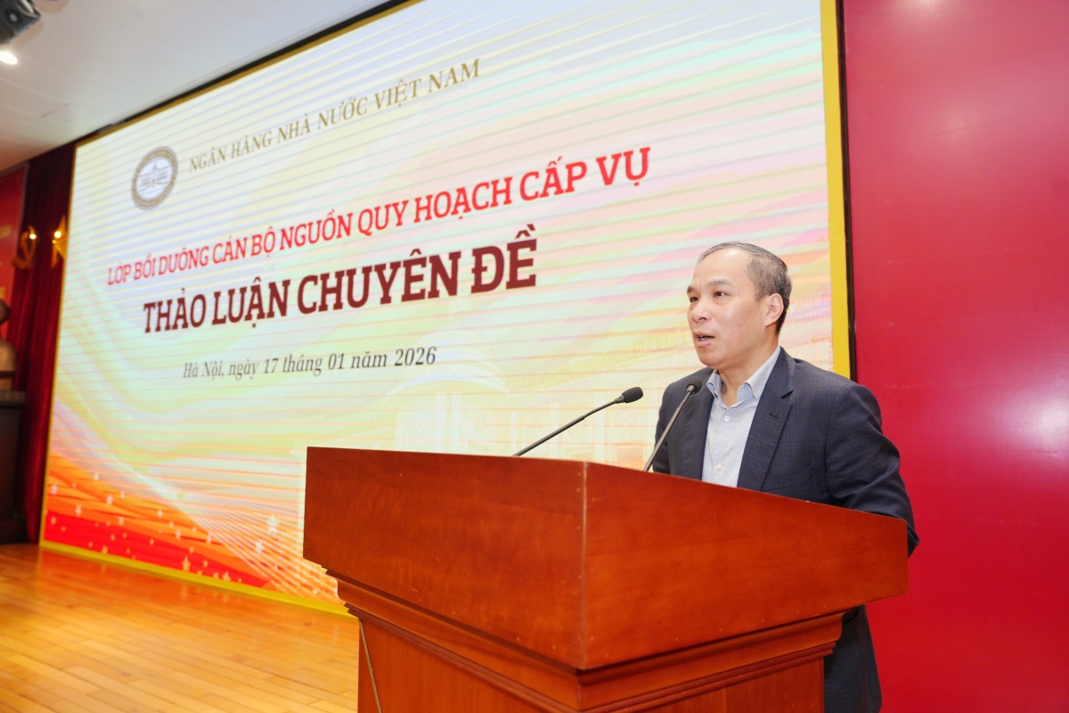 Bồi dưỡng cán bộ nguồn quy hoạch cấp Vụ về hoàn thiện thể chế và công tác đối ngoại ngành Ngân hàng