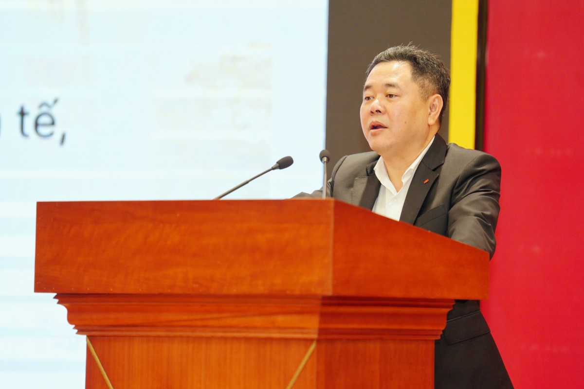 Bồi dưỡng cán bộ nguồn quy hoạch cấp Vụ về hoàn thiện thể chế và công tác đối ngoại ngành Ngân hàng