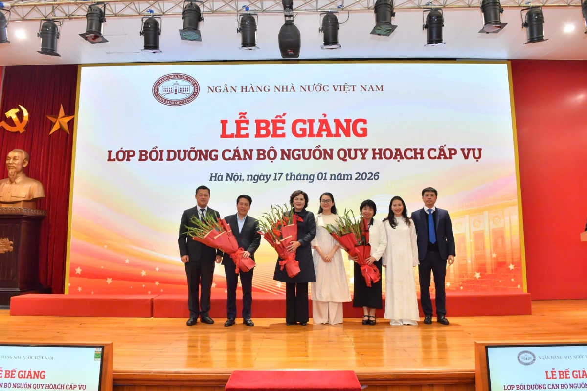 Bế giảng Lớp Bồi dưỡng cán bộ nguồn quy hoạch cấp Vụ