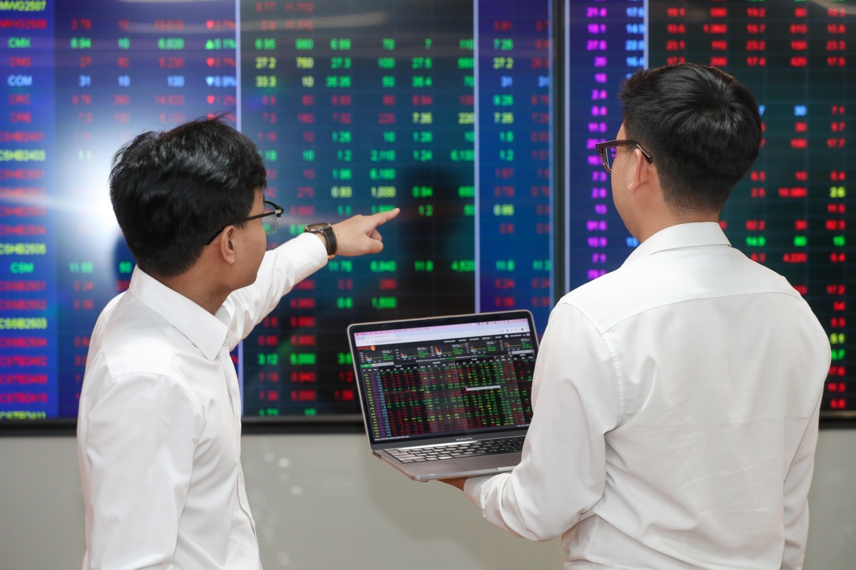 Chậm, sai hay che giấu thông tin: Doanh nghiệp trả giá đắt trên thị trường chứng khoán