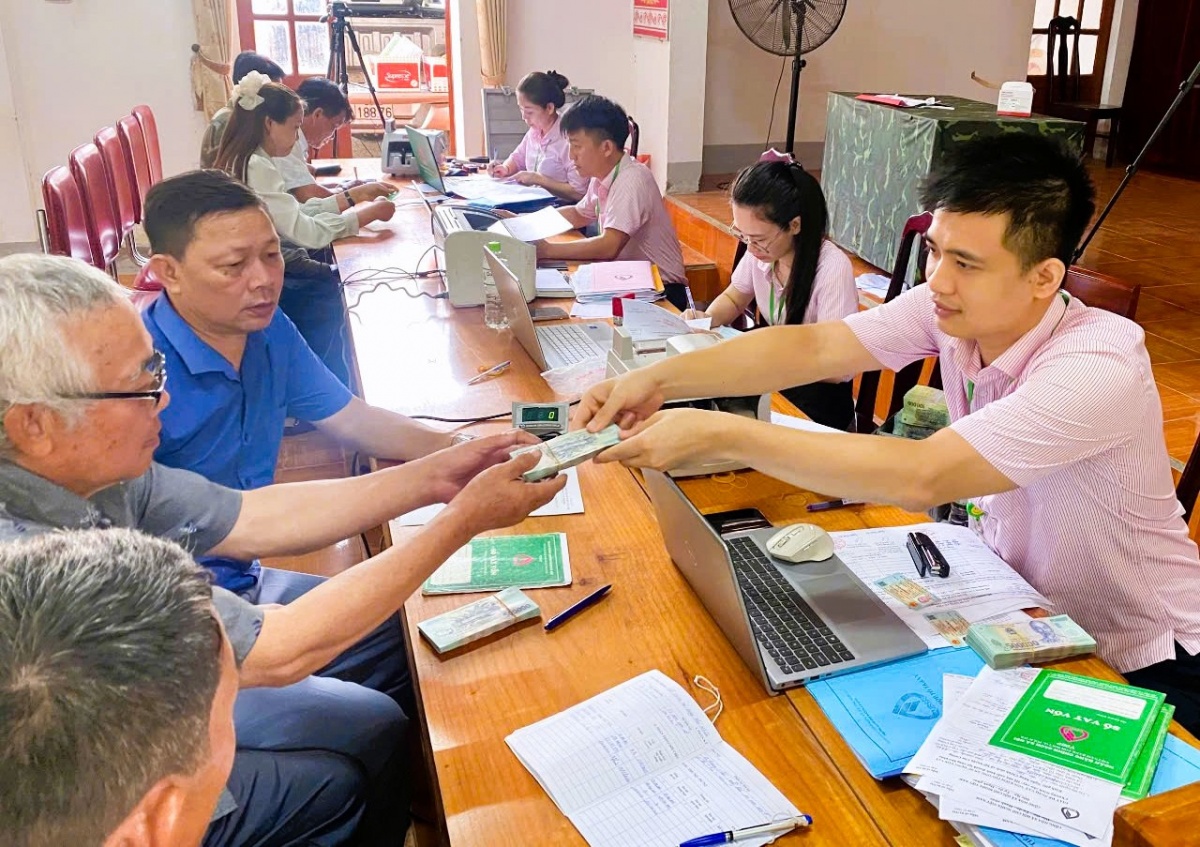 Tín dụng chính sách bảo đảm thông suốt sau sáp nhập hành chỉnh ở Nghệ An. Tín dụng chính sách bảo đảm thông suốt sau sáp nhập hành chỉnh ở Nghệ An.