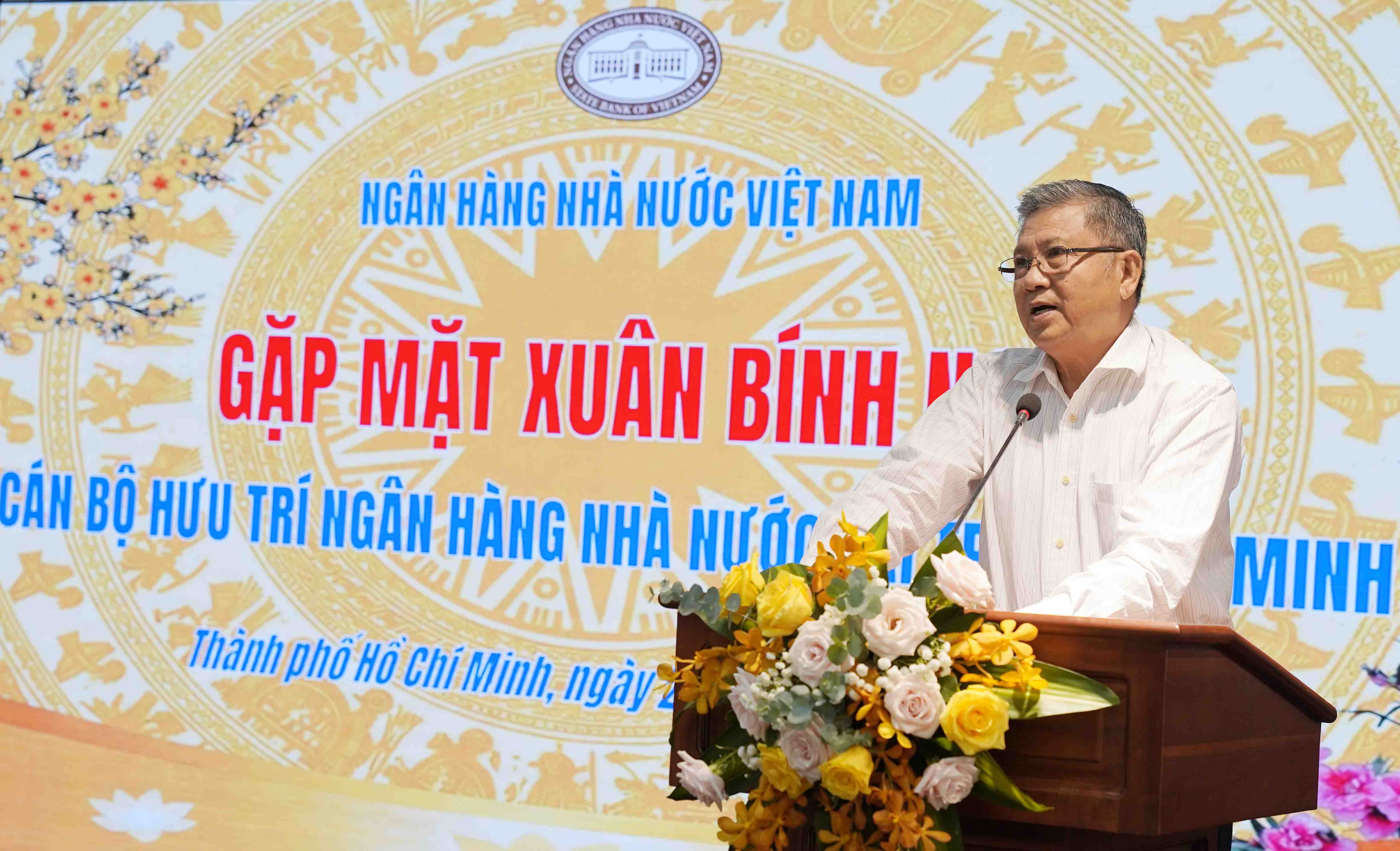 Ông Nguyễn Văn Giàu phát biểu cảm ơn các đơn vị đã tổ chức để cán bộ hưu trí gặp mặt thân mật