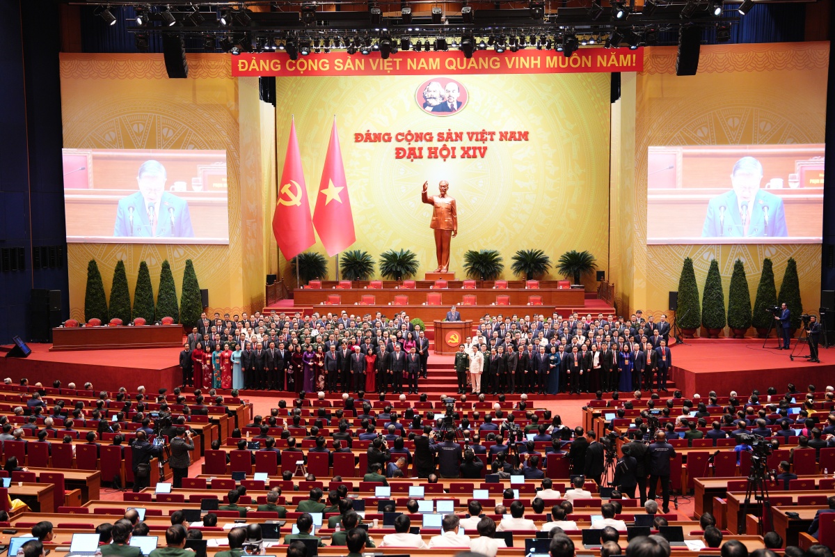 Ra mắt ban chấp hành Trung ương khoá XIV Ra mắt ban chấp hành Trung ương khoá XIV