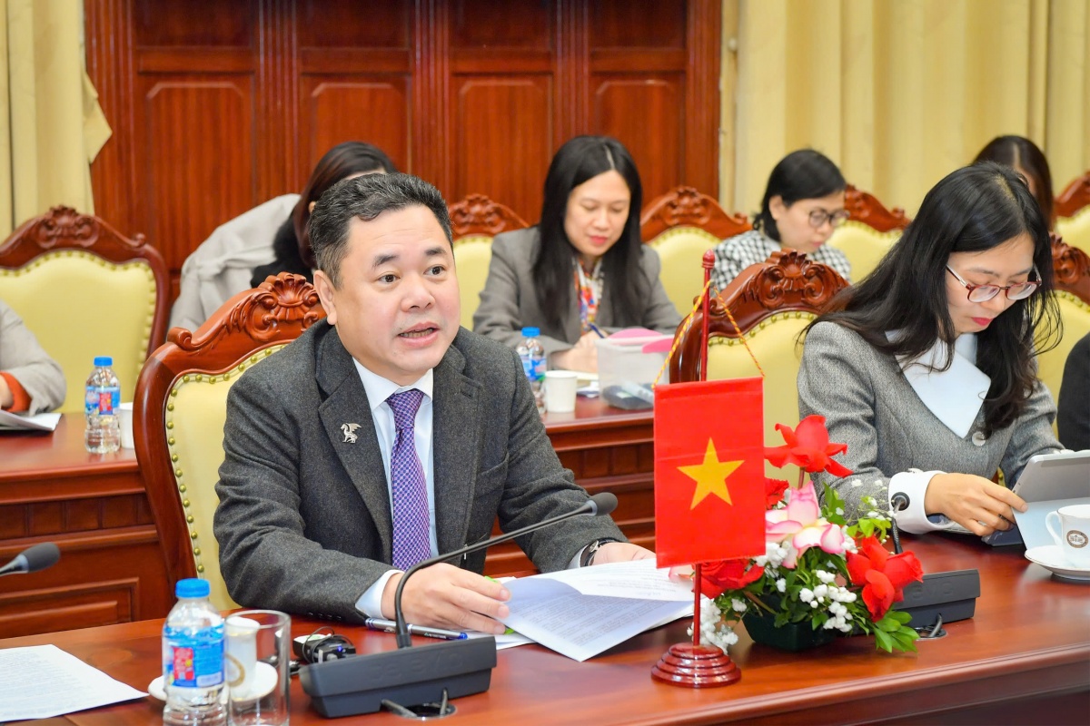 Phó Thống đốc Nguyễn Ngọc Cảnh tiếp Tổng Lãnh sự Anh Phó Thống đốc Nguyễn Ngọc Cảnh tiếp Tổng Lãnh sự Anh