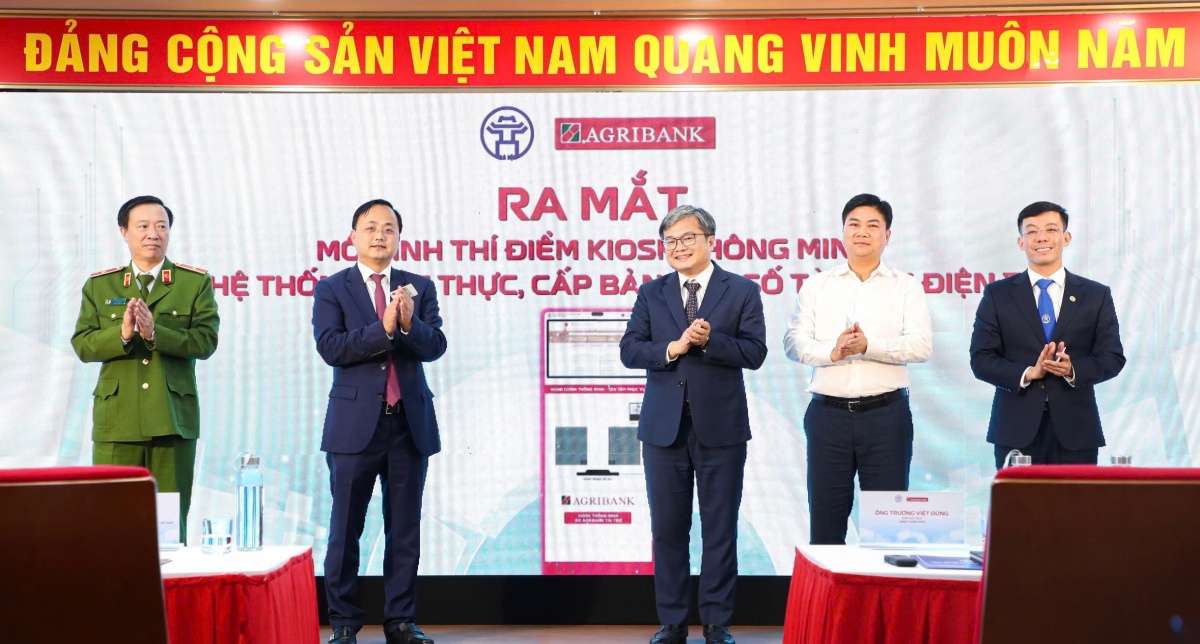 Agribank lan tỏa giá trị số từ Kiosk thông minh phục vụ hành chính công