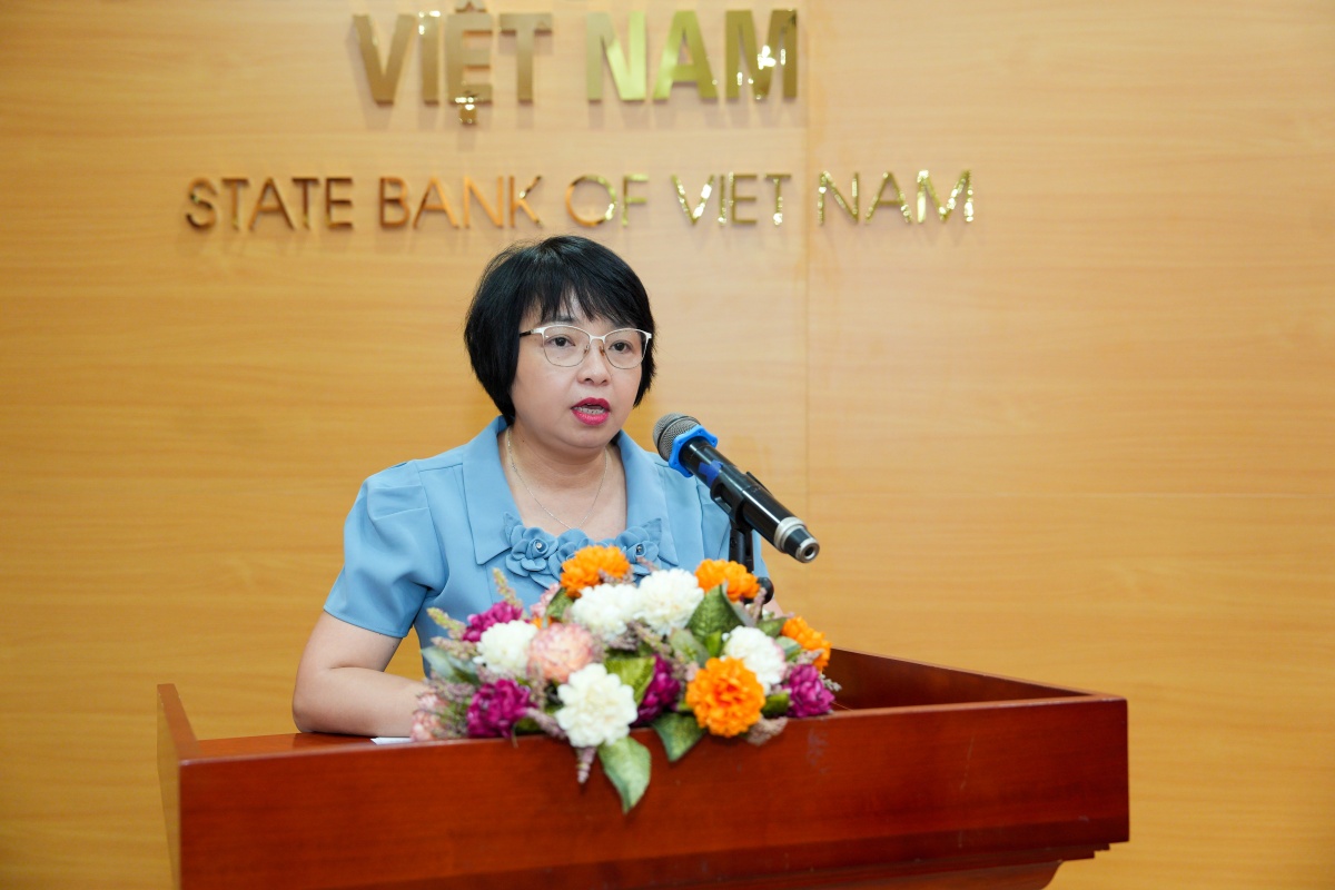 Đồng chí Lê Thị Mai Hương – Phó Bí thư chuyên trách Đảng ủy NHNN nhấn mạnh ý nghĩa quan trọng của công tác xây dựng Đảng trong giai đoạn hiện nay