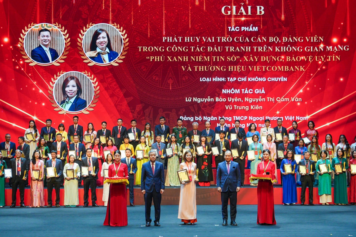 Đảng bộ NHNN xuất sắc đạt 14 giải thưởng tại Cuộc thi chính luận về bảo vệ nền tảng tư tưởng của Đảng trong Đảng bộ Chính phủ lần thứ 2