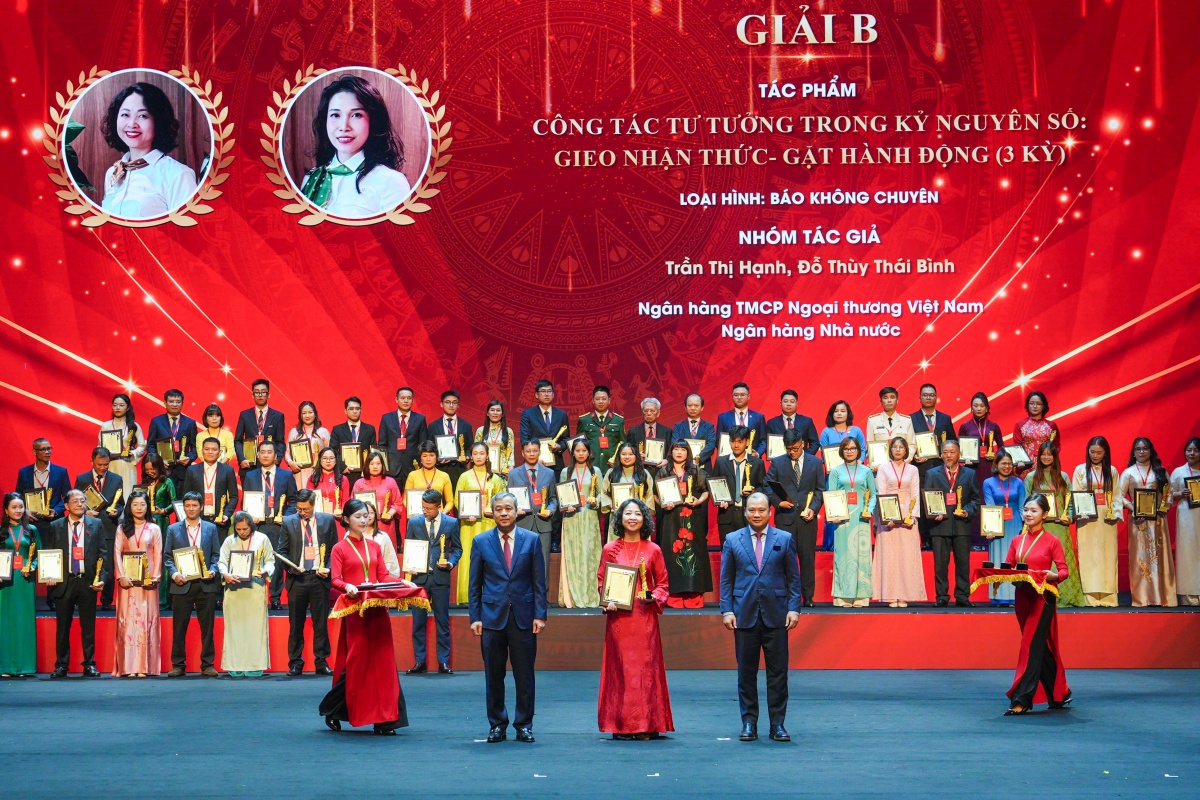 Đảng bộ NHNN xuất sắc đạt 14 giải thưởng tại Cuộc thi chính luận về bảo vệ nền tảng tư tưởng của Đảng trong Đảng bộ Chính phủ lần thứ 2