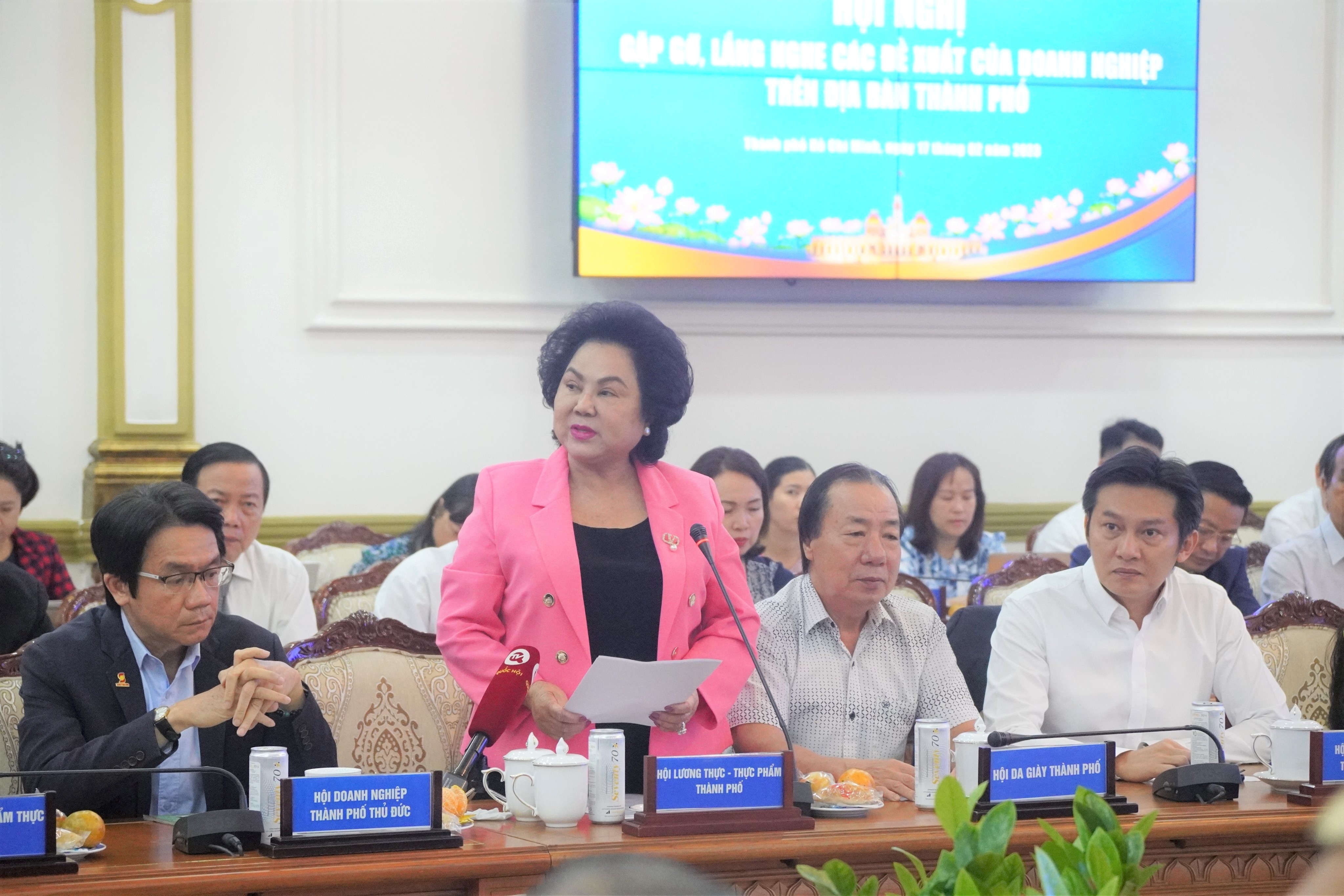 tphcm doanh nghiep su dung het nguon luc du tru nhung van kho