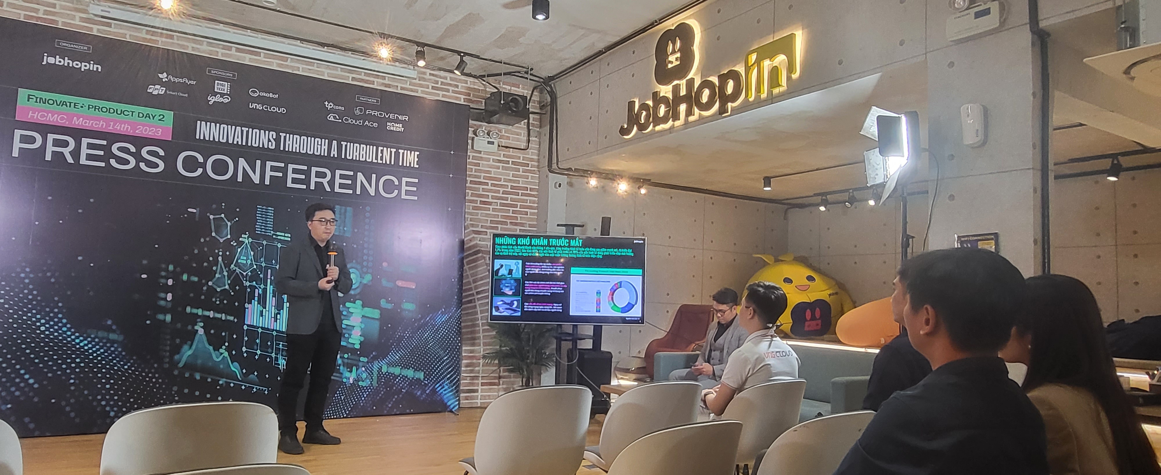 dien dan doi moi cho lanh dao va nhan su tai chinh ngan hang