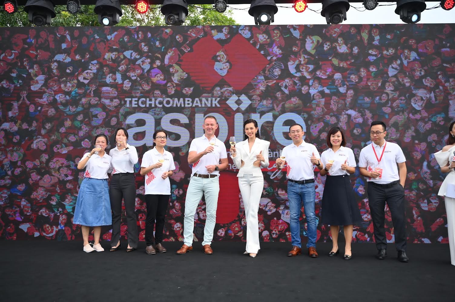 techcombank ra mat thuong hieu tai chinh danh rieng cho the he why not