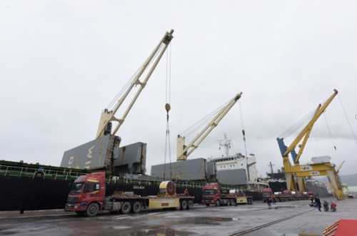 Tập đoàn Hoa Sen xuất khẩu lô hàng đầu tiên của năm đi Mỹ