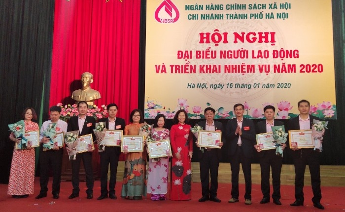 NHCSXH TP. Hà Nội: Phấn đấu 100% khách hàng đủ điều kiện đều được vay vốn NHCSXH TP. Hà Nội: Phấn đấu 100% khách hàng đủ điều kiện đều được vay vốn