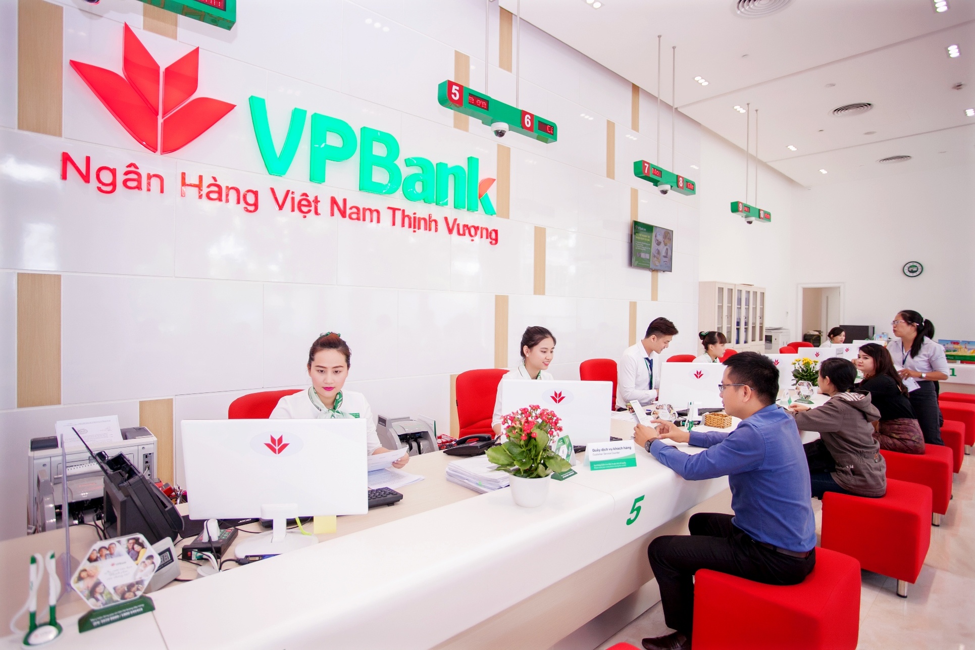 VPBank trong số ít các ngân hàng có mức lợi nhuận trên 10.000 tỷ đồng VPBank trong số ít các ngân hàng có mức lợi nhuận trên 10.000 tỷ đồng