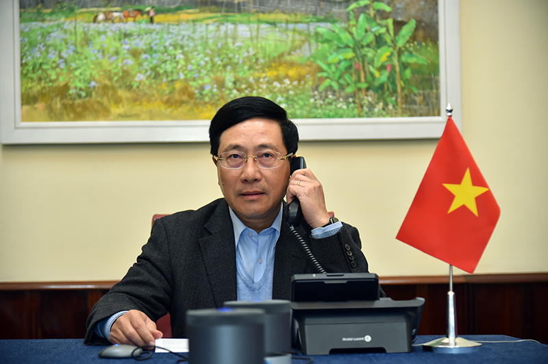 Phó Thủ tướng Phạm Bình Minh điện đàm với Ngoại trưởng Hoa Kỳ