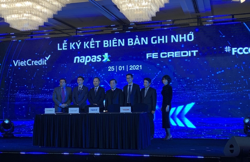 chinh thuc ra mat the tin dung noi dia va the tra truoc noi dia