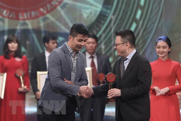 le trao giai bao chi toan quoc ve xay dung dang mang ten bua liem vang