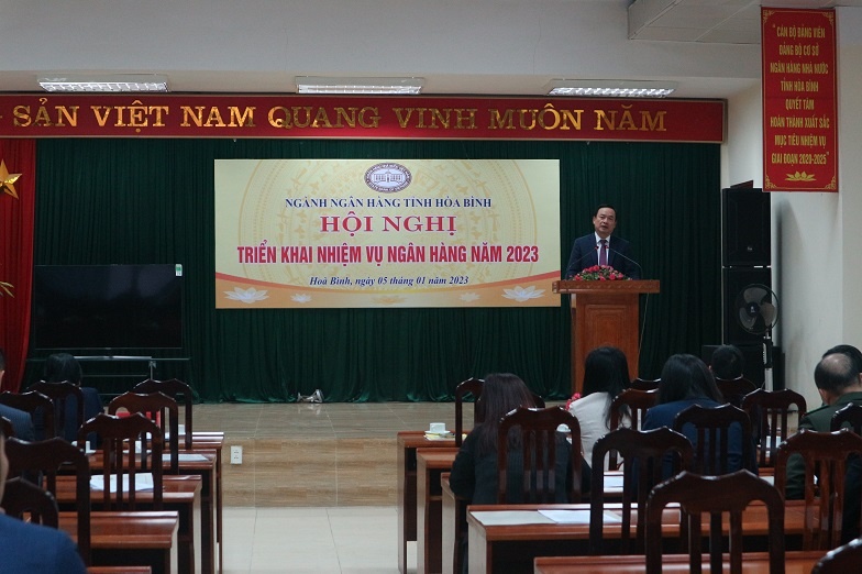 nganh ngan hang hoa binh gop phan thuc day phat trien kt xh cua tinh