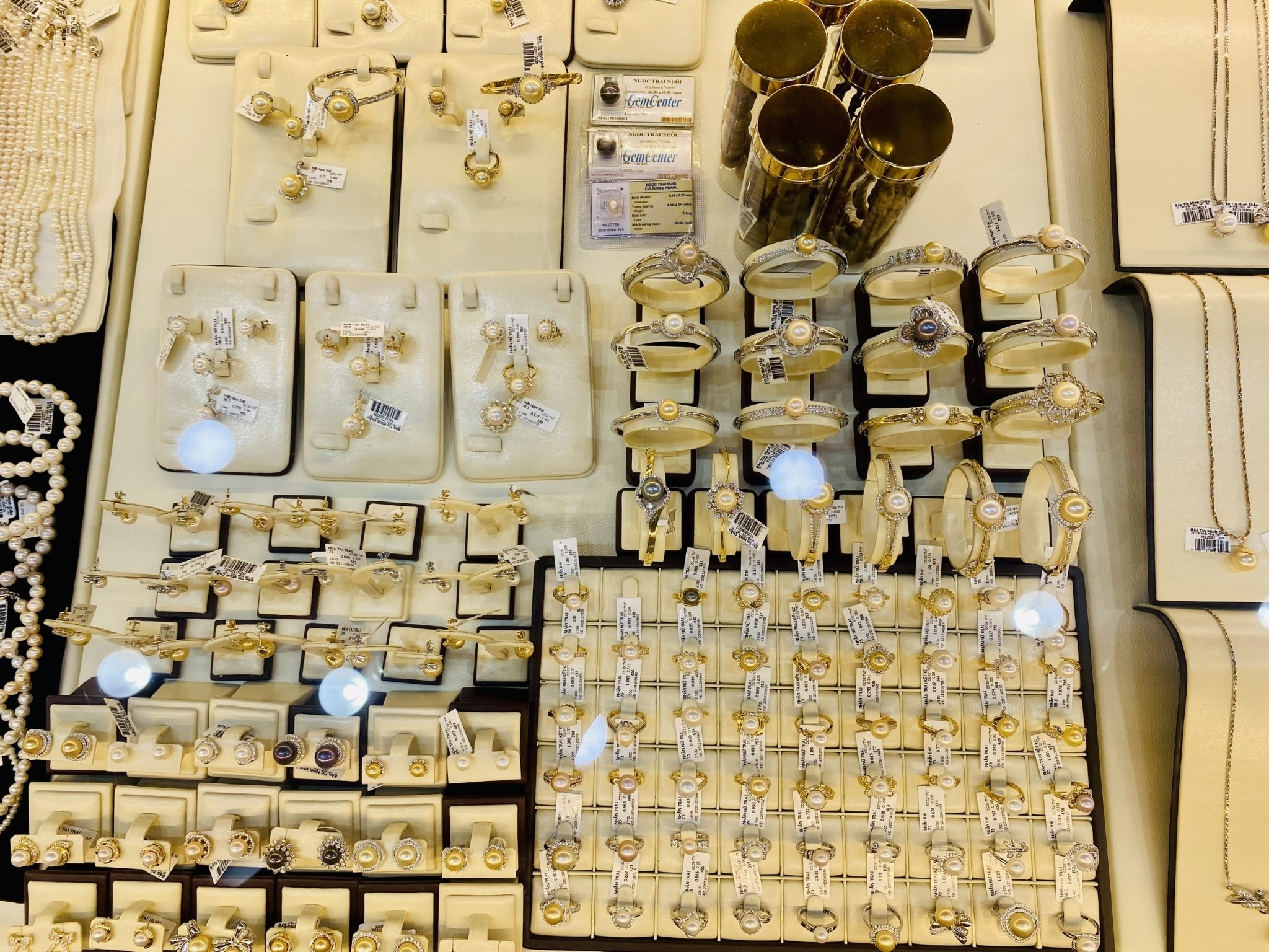 da dang mau ma thuong hieu vang trong ngay via than tai