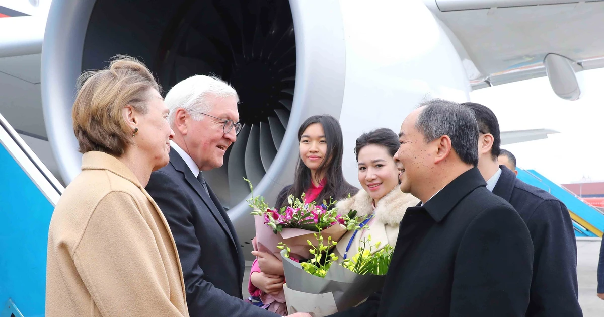 Tổng thống Đức đến Hà Nội, bắt đầu thăm cấp Nhà nước tới Việt Nam Tổng thống Đức đến Hà Nội, bắt đầu thăm cấp Nhà nước tới Việt Nam