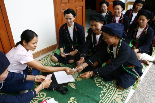 Quỹ Hỗ trợ phụ nữ nghèo một số tỉnh sẽ sáp nhập vào Tài chính vi mô Tình Thương Quỹ Hỗ trợ phụ nữ nghèo một số tỉnh sẽ sáp nhập vào Tài chính vi mô Tình Thương