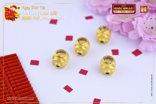 Nhiều sản phẩm vàng được giới thiệu trong dịp vía Thần Tài