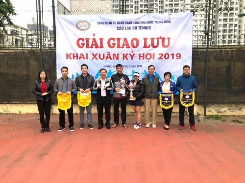Giao lưu CLB Tennis NHNN TW: Thắm đượm tình đoàn kết Giao lưu CLB Tennis NHNN TW: Thắm đượm tình đoàn kết
