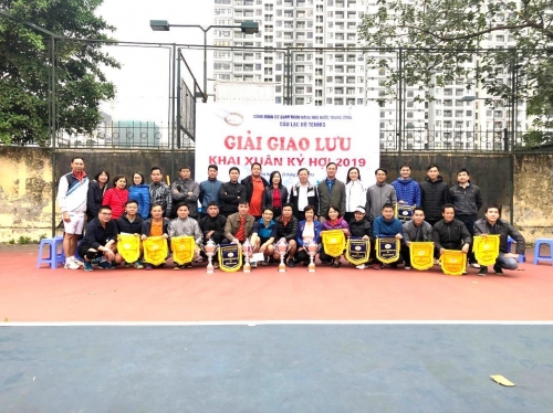 Giao lưu CLB Tennis NHNN TW: Thắm đượm tình đoàn kết Giao lưu CLB Tennis NHNN TW: Thắm đượm tình đoàn kết