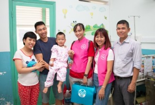 Nu Skin Việt Nam quyên góp quỹ phẫu thuật tim cho trẻ em