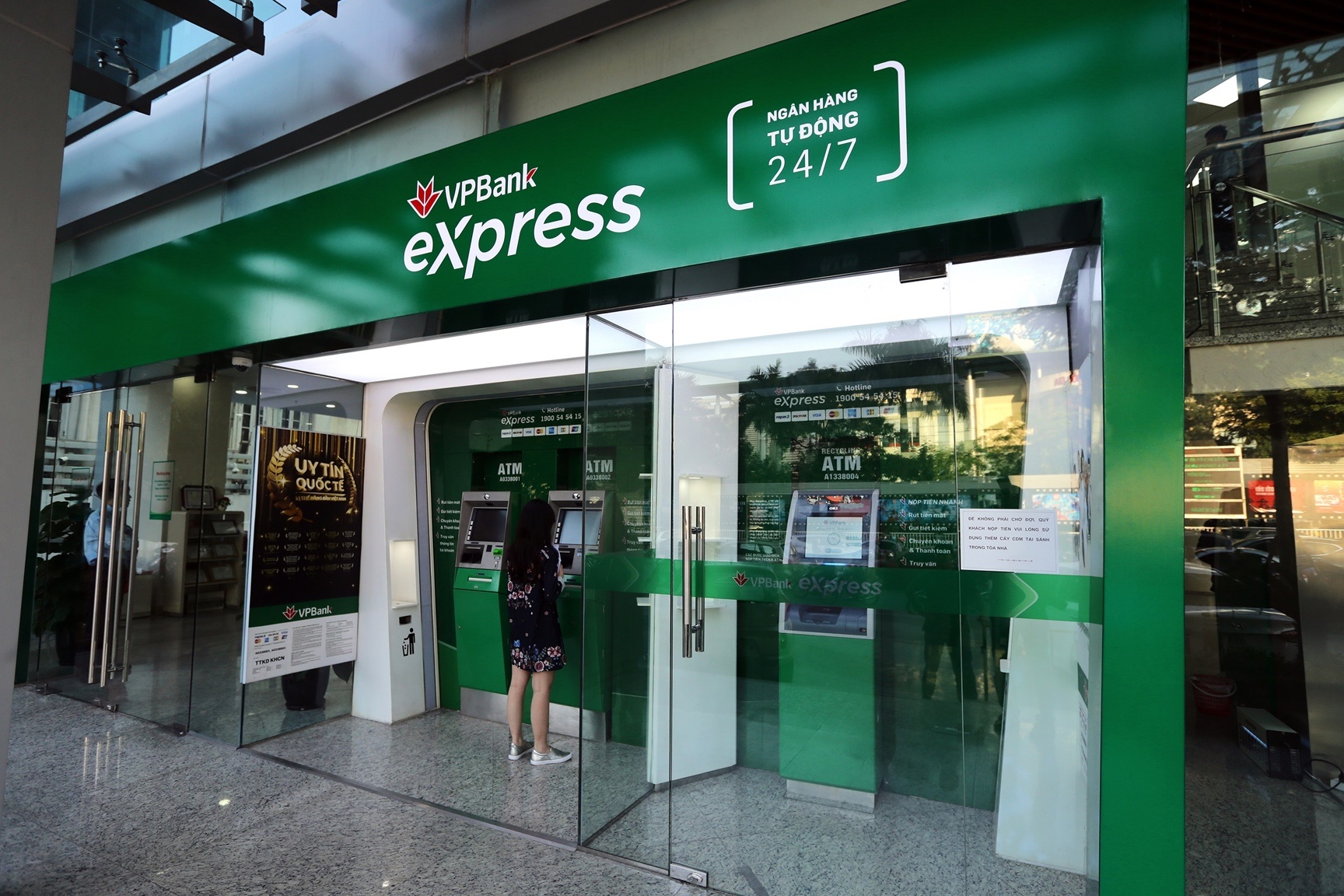 vpbank lan dau tien lot top 300 toan cau