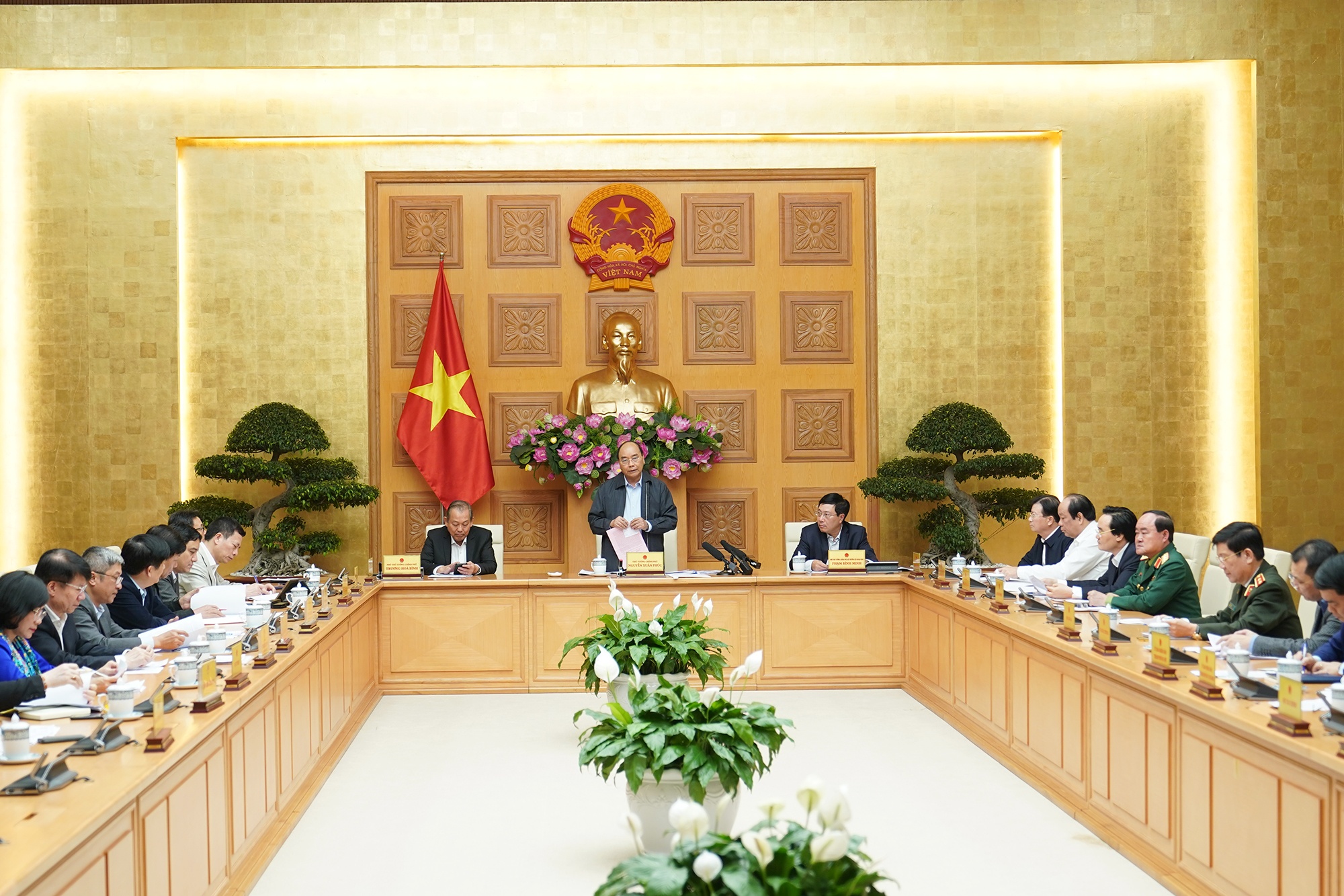 Thủ tướng: Cần cách ly kịp thời mọi đối tượng từ vùng dịch đến Việt Nam thu tuong can cach ly kip thoi moi doi tuong tu vung dich den viet nam