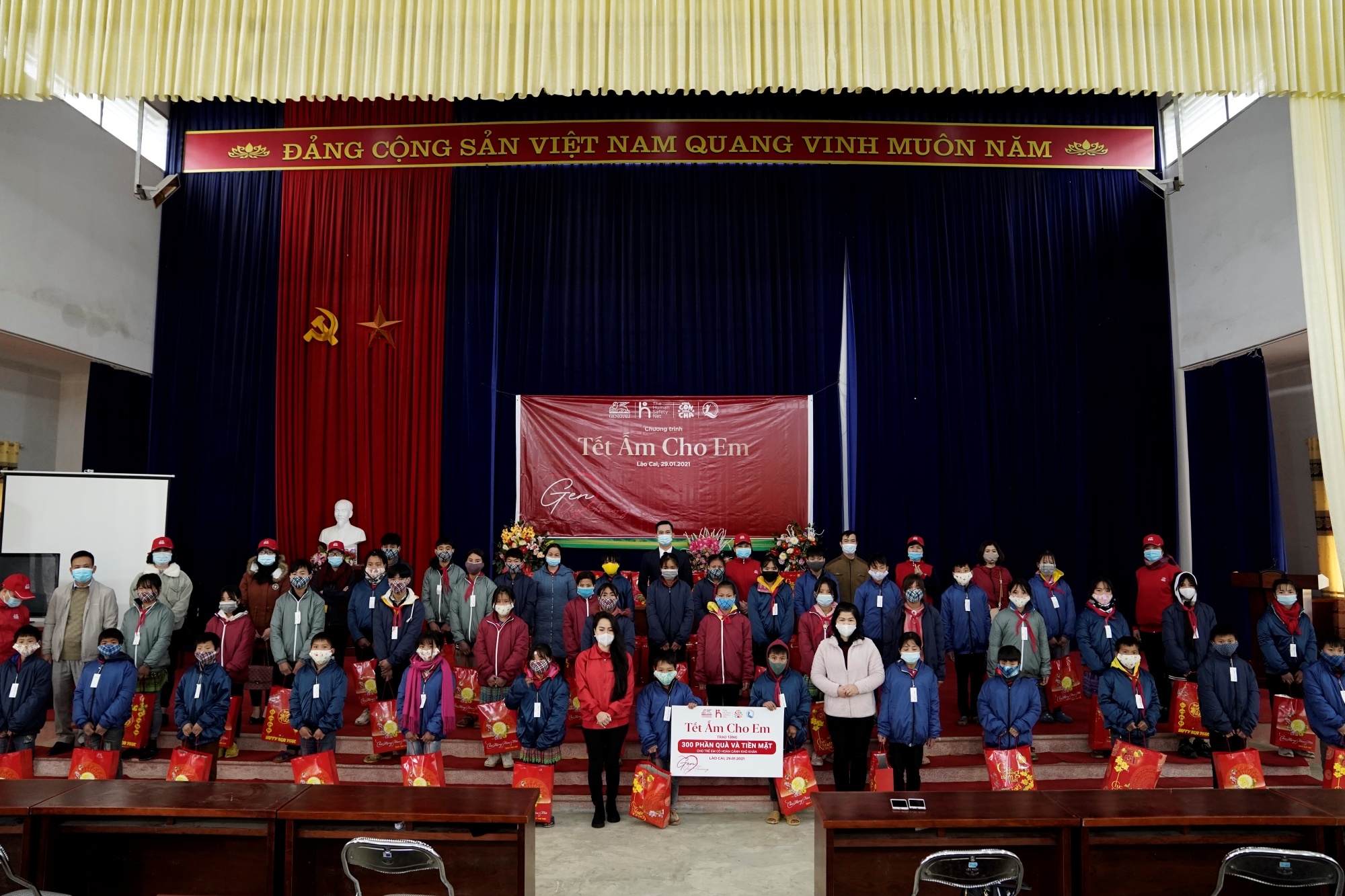 Generali Việt Nam hỗ trợ 300 trẻ em khu vực Tây Bắc trước thềm Tết Nguyên đán 2021 generali viet nam ho tro 300 tre em tay bac co hoan canh kho khan truoc them tet nguyen dan 2021