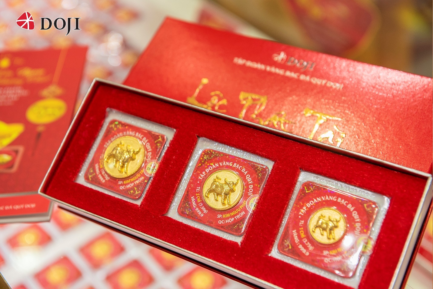 DOJI tung hàng trăm ngàn sản phẩm Vàng độc đáo đón Thần tài doji tung hang tram ngan san pham vang doc dao don than tai