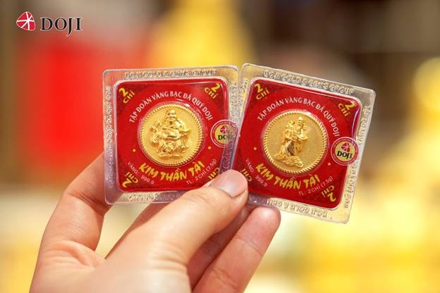 DOJI tung hàng trăm ngàn sản phẩm Vàng độc đáo đón Thần tài doji tung hang tram ngan san pham vang doc dao don than tai