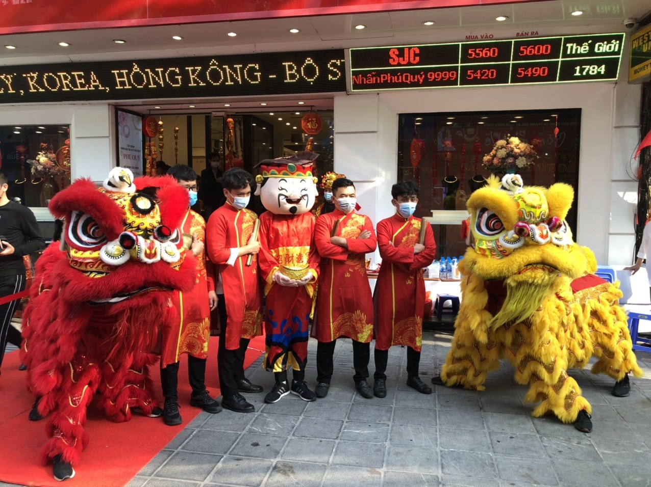 ngay via than tai nhieu nguoi mua vang online de phong chong dich covid 19