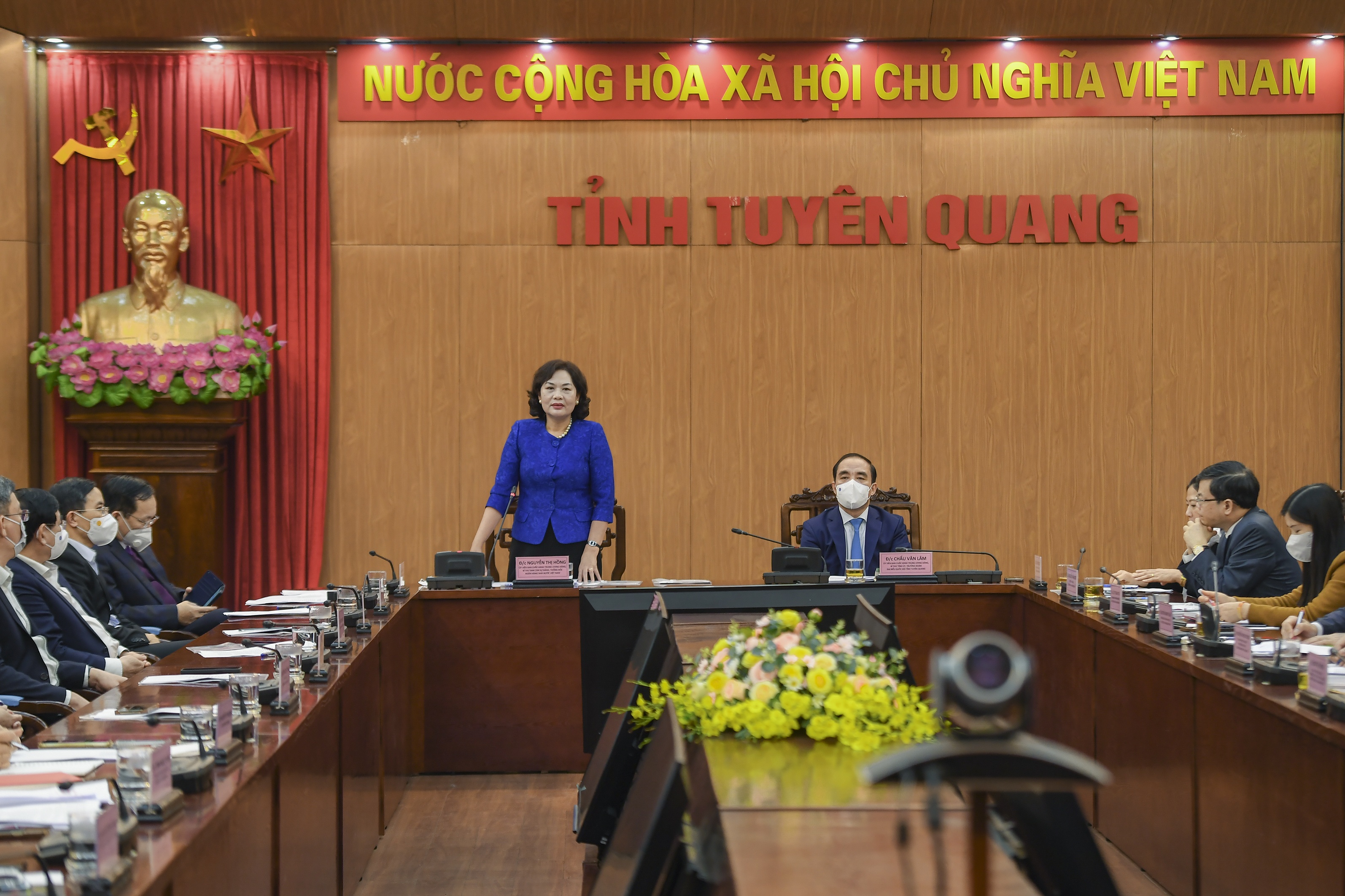 Đoàn công tác NHNN Việt Nam thăm Khu di tích Tân Trào và làm việc tại tỉnh Tuyên Quang doan cong tac nhnn viet nam tham khu di tich tan trao va lam viec voi tinh tuyen quang