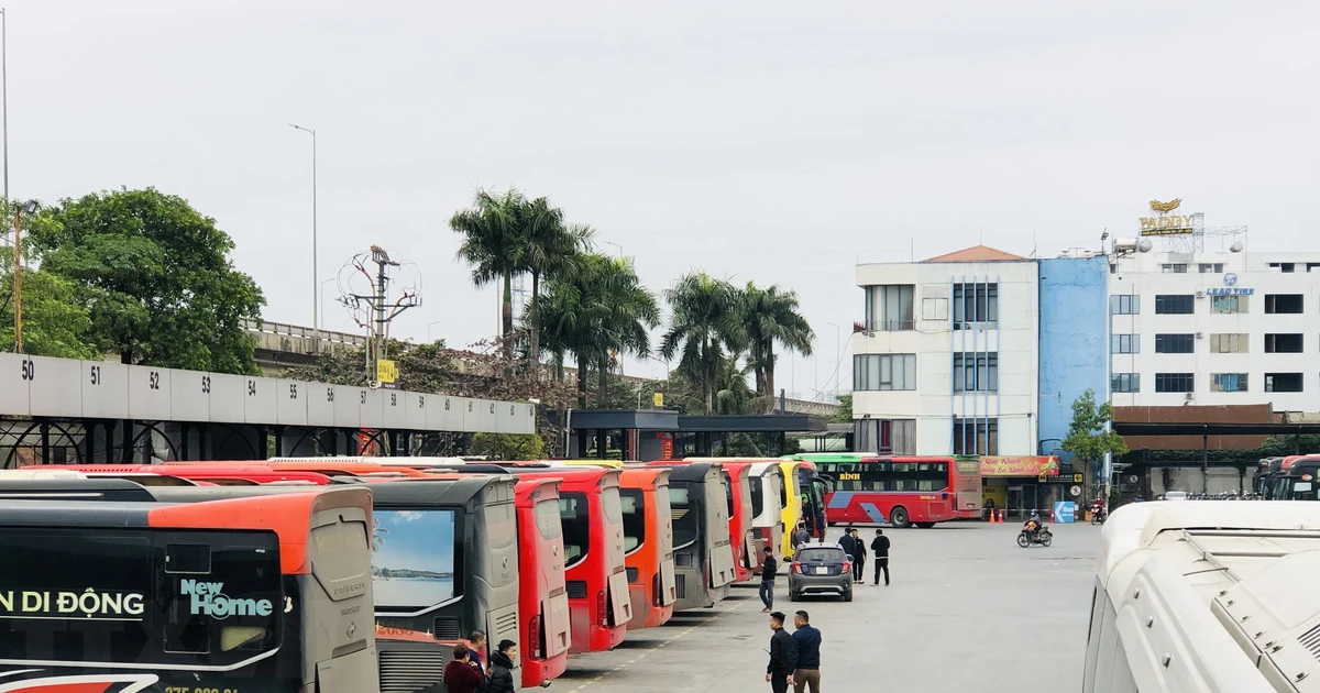 Hà Nội: Bến vắng, người thưa tại các bến xe trong ngày cuối năm