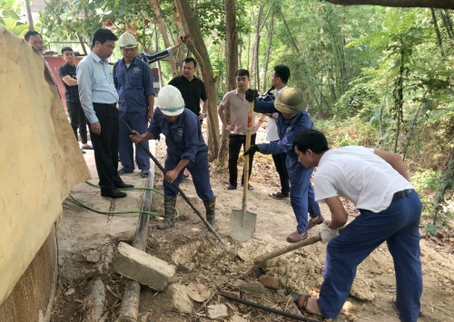 Bắt quả tang Hapaco Đông Bắc xả thải trực tiếp ra môi trường