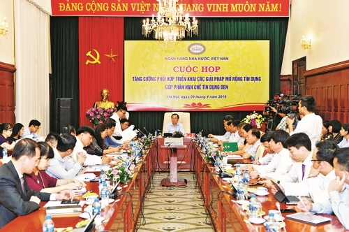 Hợp lực hạn chế tín dụng đen