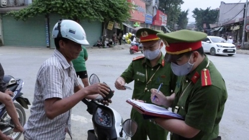 hai phong xu phat 81 truong hop khong deo khau trang trong ngay 124