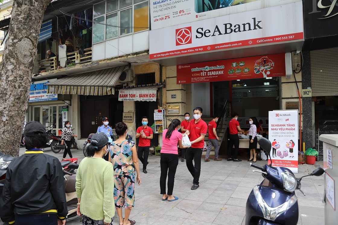 seabank trao tang hon 16000 suat qua cho nguoi kho khan bi anh huong boi covid 19