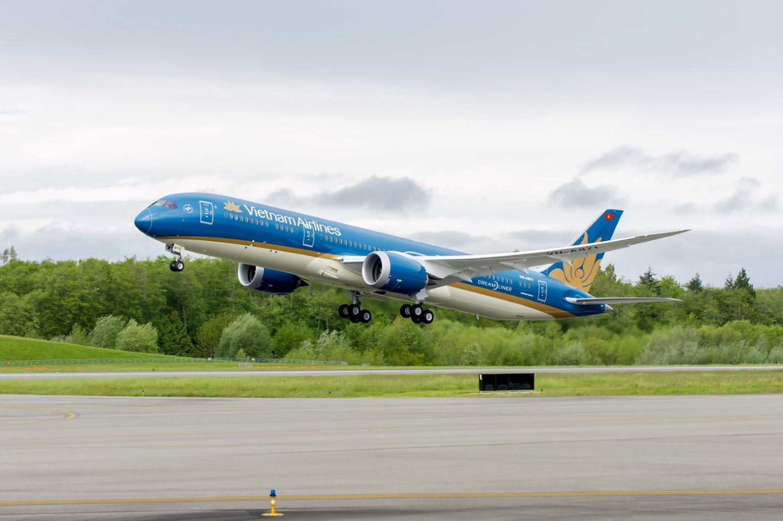 Vietnam Airlines kích cầu bay nội địa với chương trình đồng giá 99.000 đồng