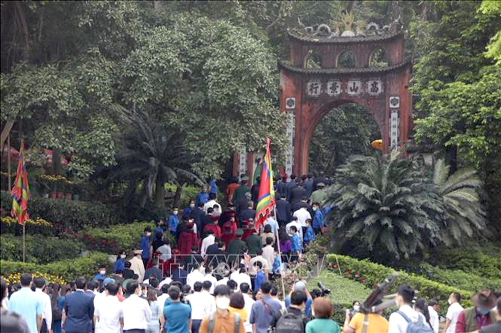long trong to chuc le dang huong tuong niem cac vua hung